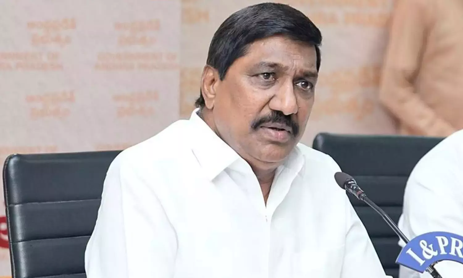 Andhra: मंत्री बीसी जनार्दन रेड्डी ने डिप्रेशन के कारण बारिश के बीच आर एंड बी विभाग को अलर्ट किया