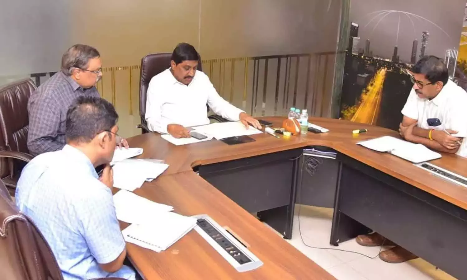 Andhra: मूसलाधार बारिश से राज्य भर में 613 किमी सड़कें क्षतिग्रस्त हो गईं