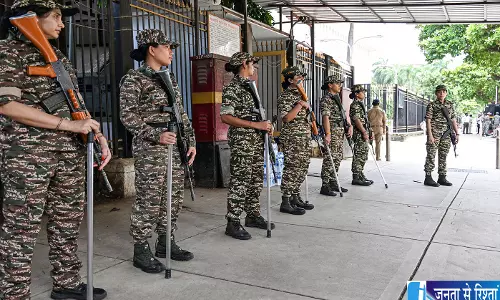 देश की पहली महिला कॉम्बैट यूनिट से 40 साल का सफर CRPF ने मनाया जश्न देश की पहली महिला कॉम्बैट यूनिट से 40 साल का सफर CRPF ने मनाया जश्न