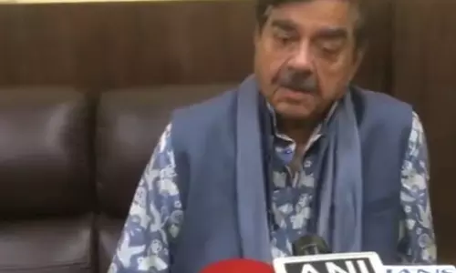 ECI विवाद पर शत्रुघ्न सिन्हा का हमला, बोले- भाजपा ने चुनाव आयोग का भरपूर फायदा उठाया ECI विवाद पर शत्रुघ्न सिन्हा का हमला, बोले- भाजपा ने चुनाव आयोग का भरपूर फायदा उठाया