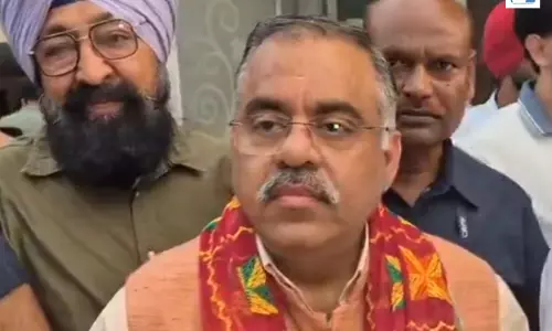 ECI विवाद पर तरुण चुघ का राहुल गांधी पर हमला, बोले- तथ्यविहीन आरोप लगा रही कांग्रेस ECI विवाद पर तरुण चुघ का राहुल गांधी पर हमला, बोले- तथ्यविहीन आरोप लगा रही कांग्रेस