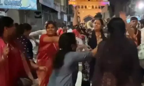 अनंत चतुर्दशी पर गणपति विसर्जन की धूम, चारमीनार के पास उमड़ा भक्तों का सैलाब