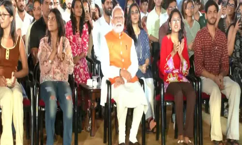 दीनदयाल उपाध्याय की जयंती पर भजन क्लबिंग में पहुंचे PM मोदी