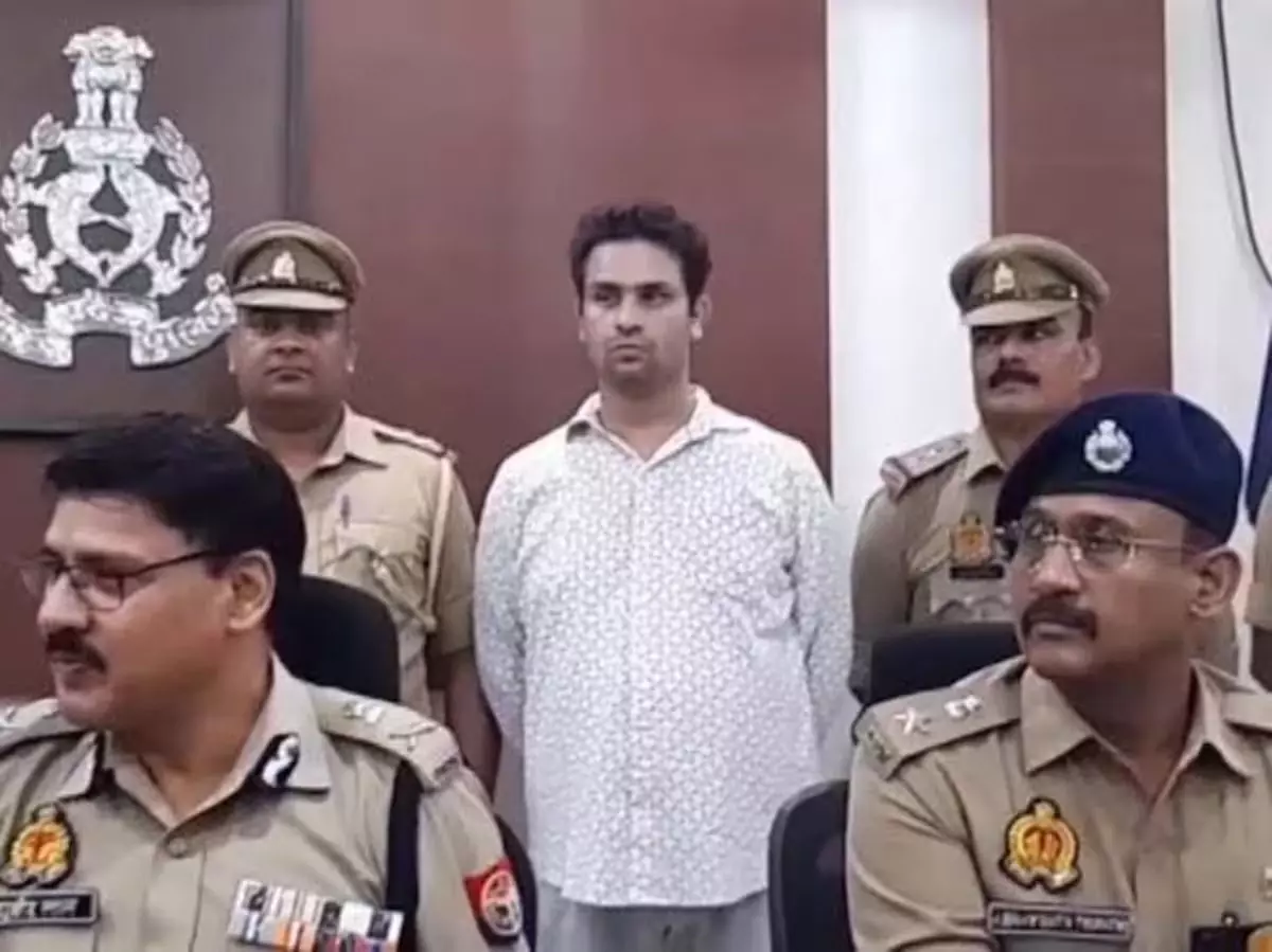 कानपुर दवा कारोबारी हत्याकांड में बड़ा खुलासा, बेटे ने पिता पर लगाए गंभीर आरोप कानपुर दवा कारोबारी हत्याकांड में बड़ा खुलासा, बेटे ने पिता पर लगाए गंभीर आरोप