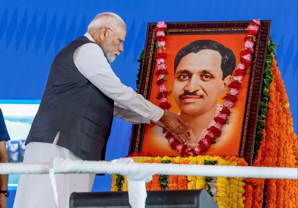 प्रधानमंत्री ने पंडित दीनदयाल उपाध्याय को दी श्रद्धांजलि प्रधानमंत्री ने पंडित दीनदयाल उपाध्याय को दी श्रद्धांजलि