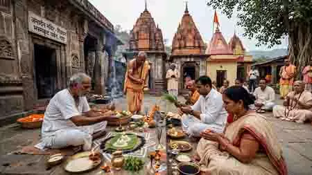 देश के इस अनोखे मंदिर में जीवित रहते लोग खुद का कर देते हैं पिंडदान, हजारों वर्ष पुरानी है परंपरा देश के इस अनोखे मंदिर में जीवित रहते लोग खुद का कर देते हैं पिंडदान, हजारों वर्ष पुरानी है परंपरा