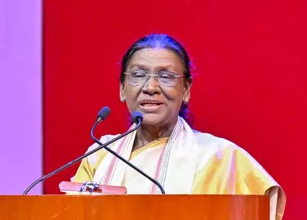 एशियन गेम्स: राष्ट्रपति द्रौपदी मुर्मु और खेल मंत्री मांडविया ने गोल्ड और सिल्वर जीतने वाली शूटिंग टीम को दी बधाई एशियन गेम्स: राष्ट्रपति द्रौपदी मुर्मु और खेल मंत्री मांडविया ने गोल्ड और सिल्वर जीतने वाली शूटिंग टीम को दी बधाई
