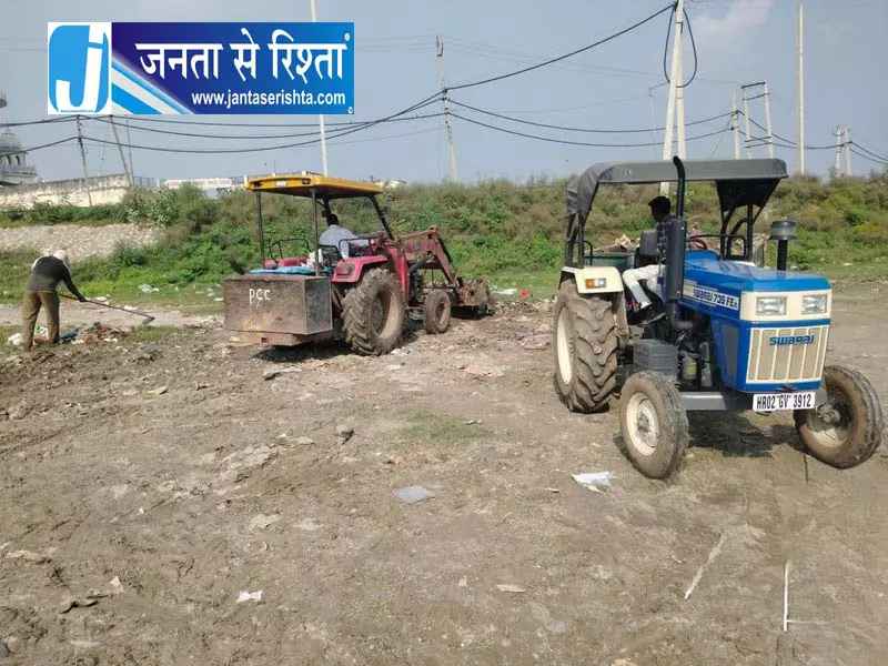 यमुना नहर किनारे चला सफाई अभियान यमुना नहर किनारे चला सफाई अभियान