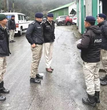 टूरिस्ट सीजन की तैयारी तेज, मंगन पुलिस ने परखी ट्रैफिक व्यवस्था टूरिस्ट सीजन की तैयारी तेज, मंगन पुलिस ने परखी ट्रैफिक व्यवस्था