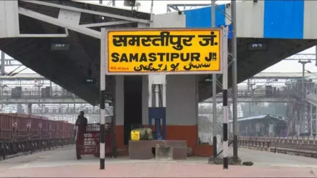 रेलवे स्टेशन पर गंदगी फैलाना पड़ेगा महंगा, अब लगेगा 1000 रुपये जुर्माना रेलवे स्टेशन पर गंदगी फैलाना पड़ेगा महंगा, अब लगेगा 1000 रुपये जुर्माना