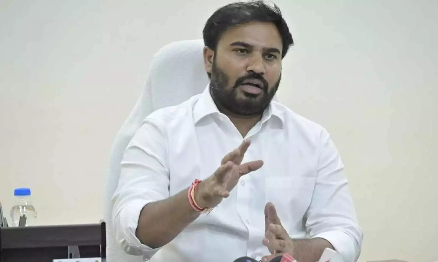 Andhra: एसएएपी अध्यक्ष ने खेल कोटा शिक्षक नियुक्तियों का बचाव किया Andhra: एसएएपी अध्यक्ष ने खेल कोटा शिक्षक नियुक्तियों का बचाव किया