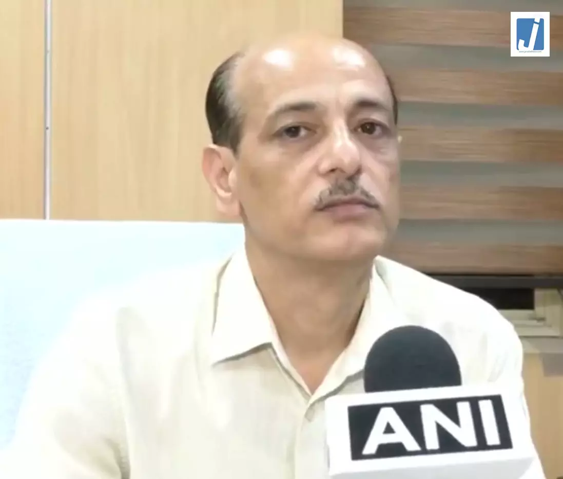 भारी बारिश का अलर्ट, 40-50 KM की रफ्तार से चलेंगी हवाएं, चारधाम यात्रियों को रुकने की सलाह भारी बारिश का अलर्ट, 40-50 KM की रफ्तार से चलेंगी हवाएं, चारधाम यात्रियों को रुकने की सलाह