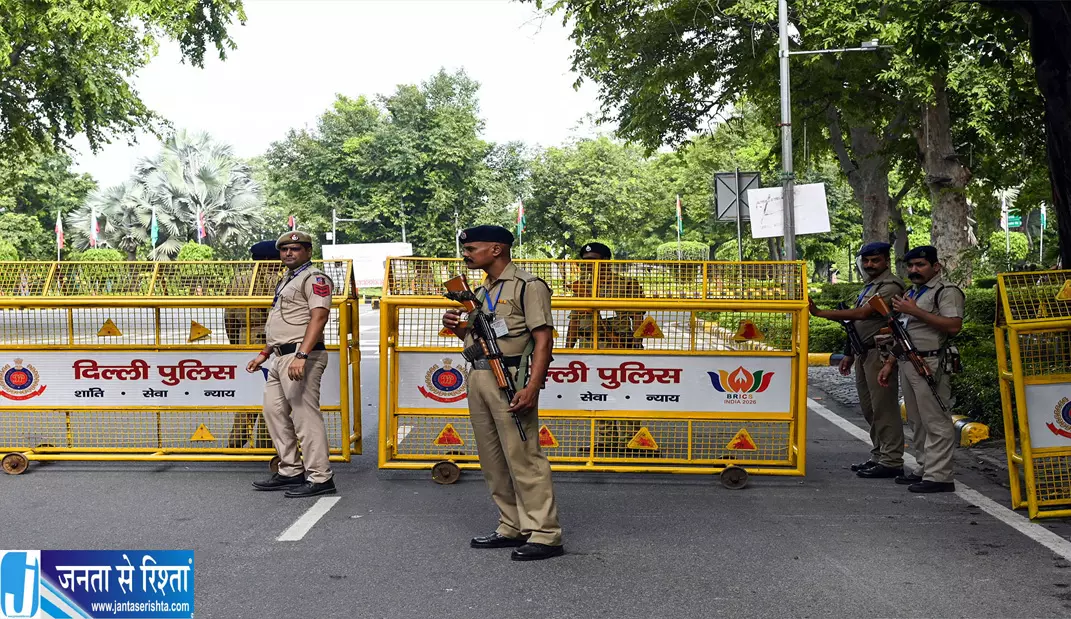 8 साल से फरार गैंगस्टर छोटू गिरफ्तार रांची में दिल्ली पुलिस ने दबोचा 8 साल से फरार गैंगस्टर छोटू गिरफ्तार रांची में दिल्ली पुलिस ने दबोचा
