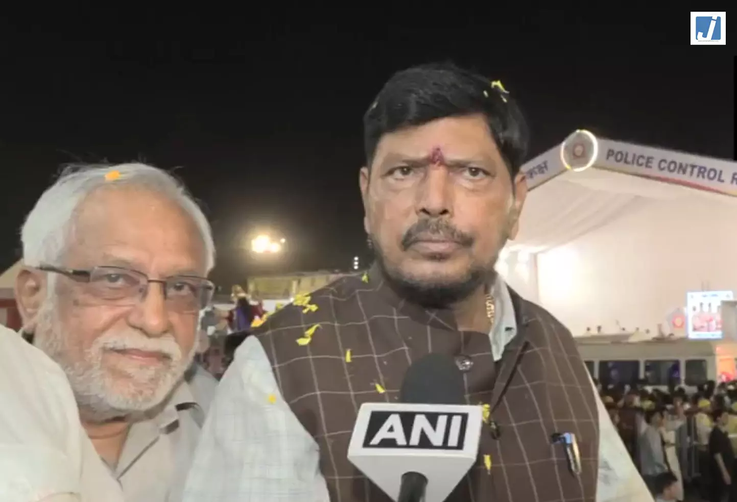 गणेश उत्सव राष्ट्रीय एकता का प्रतीक, सभी जाति-धर्म के लोग होते हैं शामिल: रामदास अठावले गणेश उत्सव राष्ट्रीय एकता का प्रतीक, सभी जाति-धर्म के लोग होते हैं शामिल: रामदास अठावले