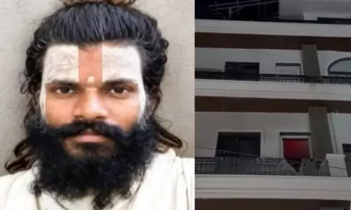 वृंदावन आश्रम में चार मंजिला इमारत से कूदे युवा साधु की मौत, कमरे से मिला खून से सना ग्राइंडर वृंदावन आश्रम में चार मंजिला इमारत से कूदे युवा साधु की मौत, कमरे से मिला खून से सना ग्राइंडर
