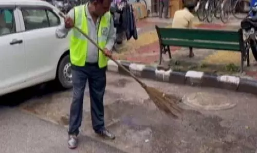खाली प्लॉट में मृत मिला एमसीडी सफाई कर्मचारी खाली प्लॉट में मृत मिला एमसीडी सफाई कर्मचारी
