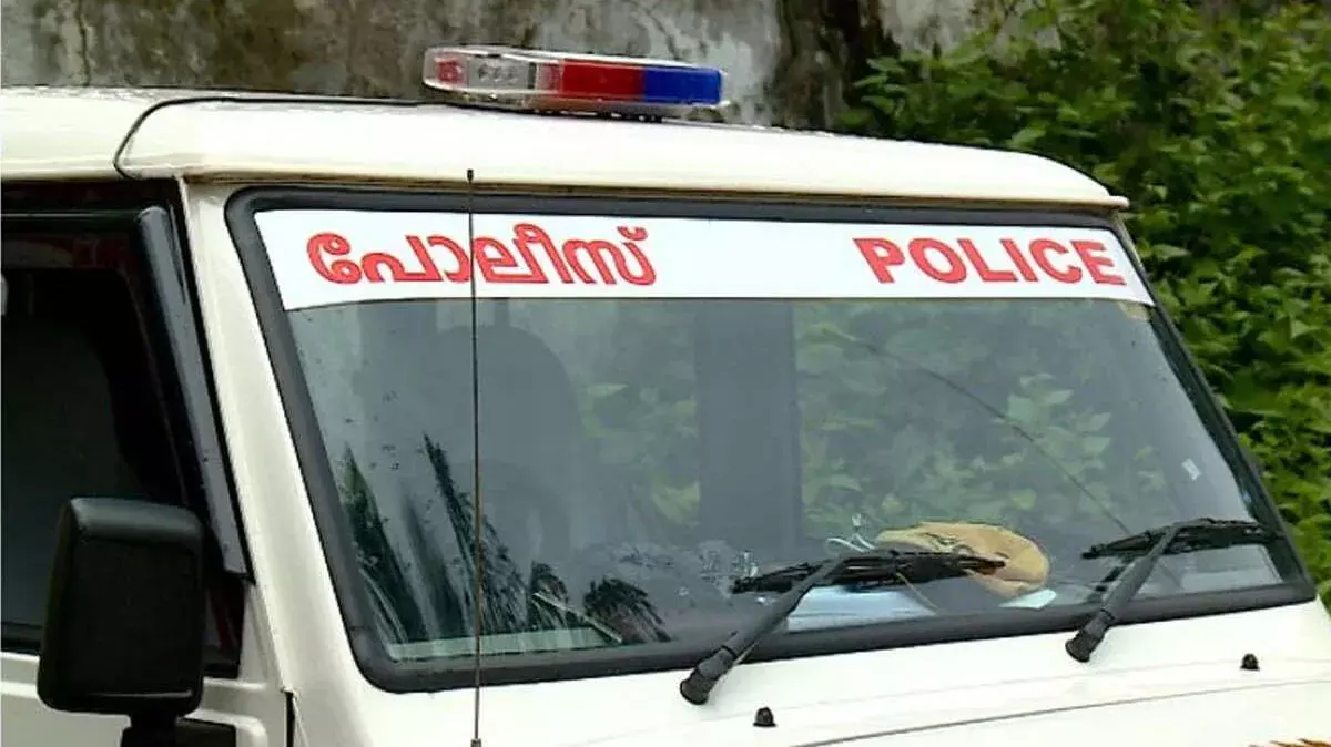 कस्टोडियल टॉर्चर मामला: दो और पुलिसकर्मी सस्पेंड कस्टोडियल टॉर्चर मामला: दो और पुलिसकर्मी सस्पेंड