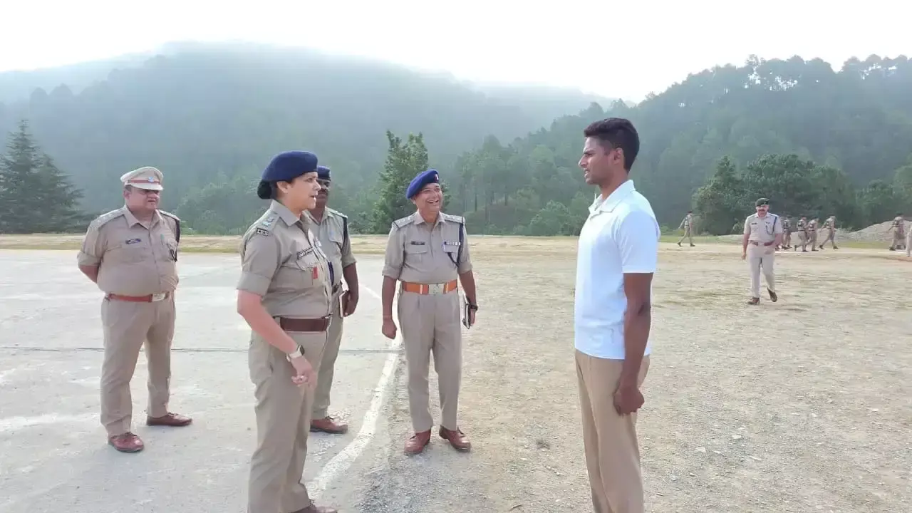 पुलिस जवानों को शारीरिक और मानसिक रूप से फिट रहने की सलाह पुलिस जवानों को शारीरिक और मानसिक रूप से फिट रहने की सलाह