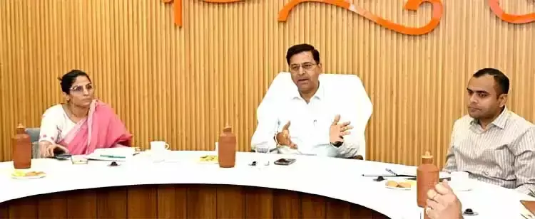 कुंभ से पहले सभी सड़क-पुल परियोजनाएं पूरी करने को कहा