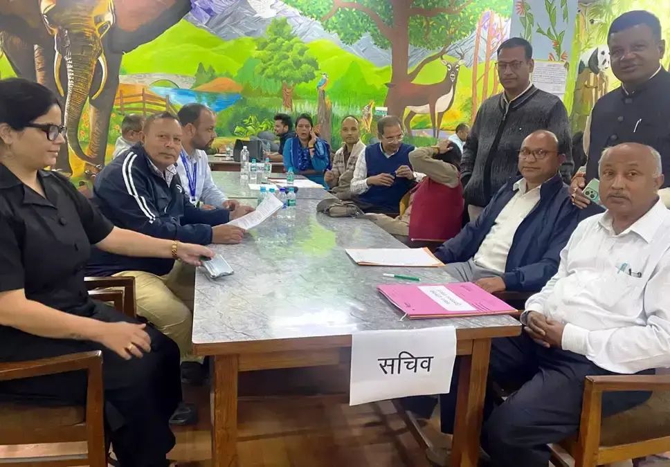 डीएसबी परिसर में अध्यक्ष पद के लिए नामांकन दाखिल