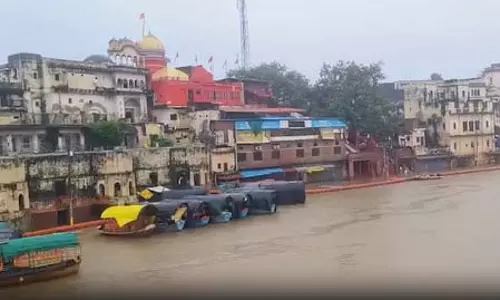 चित्रकूट: मंदाकिनी नदी का जलस्तर बढ़ने से घाट, मंदिर और दुकानें जलमग्न; स्कूल-कॉलेज बंद, जारी किया गया अलर्ट
