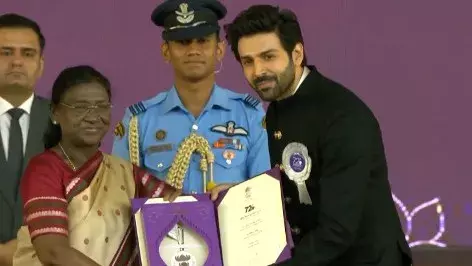 फिल्म की सराहना पर राष्ट्रपति को धन्यवाद बोले कार्तिक फिल्म की सराहना पर राष्ट्रपति को धन्यवाद बोले कार्तिक