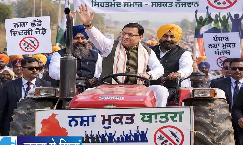 पंजाब में ट्रैक्टर पर CM धामी नशा मुक्त यात्रा में हुए शामिल