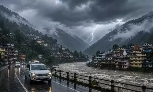 उत्तराखंड में दो दिन रेड अलर्ट, सीएम ने जारी की अपील उत्तराखंड में दो दिन रेड अलर्ट, सीएम ने जारी की अपील