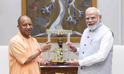 CM योगी ने प्रधानमंत्री नरेंद्र मोदी से की मुलाकात, एक घंटे तक चली मीटिंग