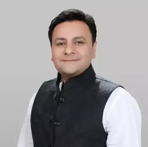 शिमला में निर्वाचन विभाग कार्यालय के बाहर प्रदर्शन पर सुधीर शर्मा ने मांगी निष्पक्ष जांच शिमला में निर्वाचन विभाग कार्यालय के बाहर प्रदर्शन पर सुधीर शर्मा ने मांगी निष्पक्ष जांच