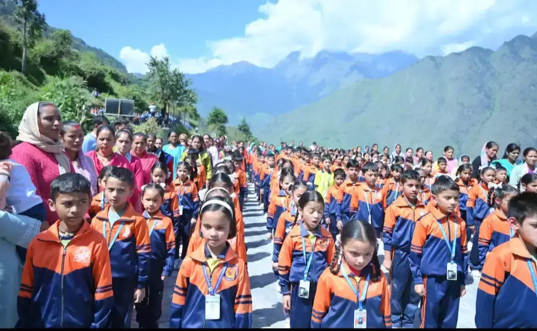 ज्योतिर्मठ में सामूहिक गायन का आयोजन, 574 लोगों ने गाया वंदे मातरम्