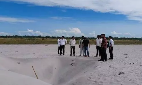 बोगीबील में प्रस्तावित नदी-लाइटहाउस साइट का निरीक्षण बोगीबील में प्रस्तावित नदी-लाइटहाउस साइट का निरीक्षण