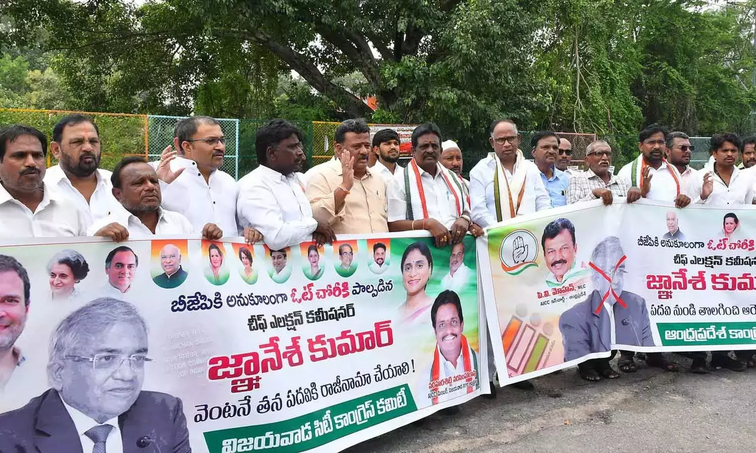 Andhra: कांग्रेस ने सीईसी के खिलाफ कार्रवाई की मांग की