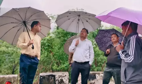 घाट बैंड में मलबा-पत्थर गिरने से बढ़ी चिंता, प्रशासन अलर्ट