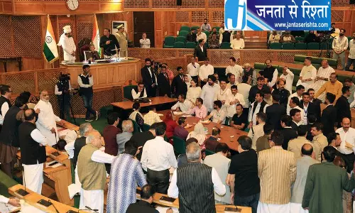 जम्मू-कश्मीर विधानसभा में राज्य दर्जे पर बवाल