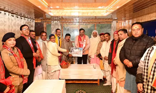 मुख्य सचिव आनंद बर्धन ने गंगोत्री धाम में की पूजा-अर्चना, व्यवस्थाओं का लिया जायजा
