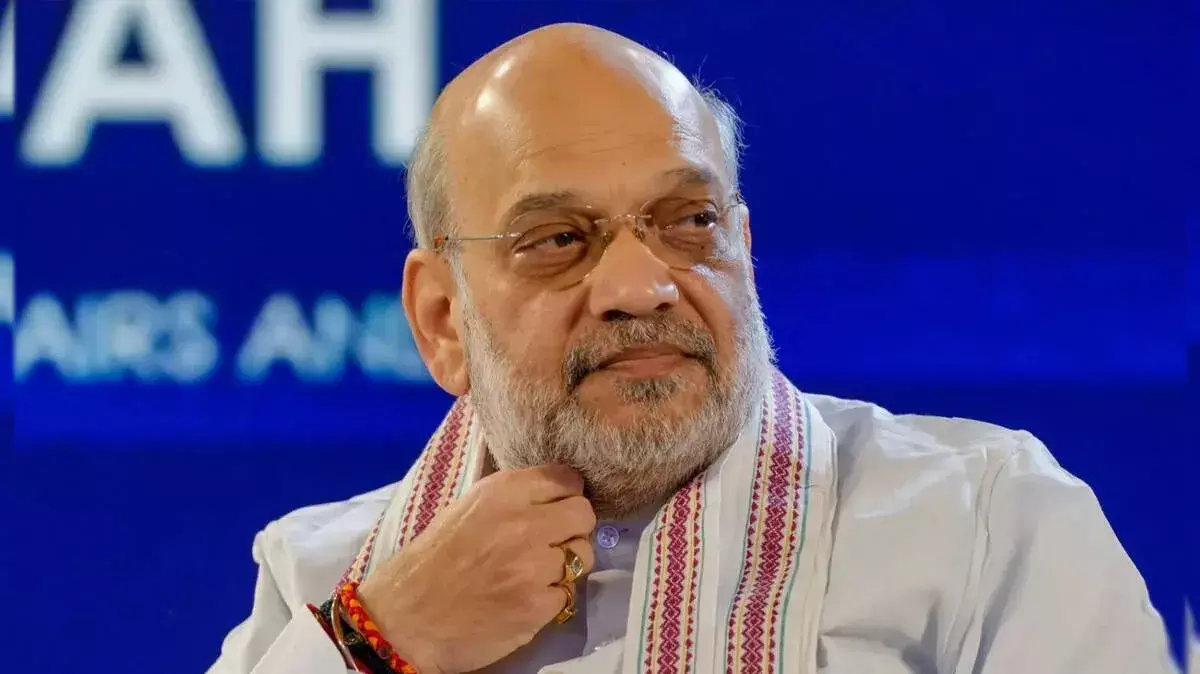 कोल्लम में अमित शाह को काले झंडे, यूथ कांग्रेस कार्यकर्ता गिरफ्तार कोल्लम में अमित शाह को काले झंडे, यूथ कांग्रेस कार्यकर्ता गिरफ्तार