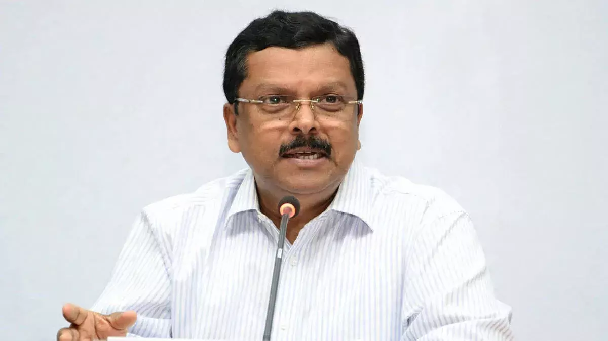 केरल पूर्व सीएस के दावे पर बवाल, ज्ञानेश कुमार पर उठे सवाल केरल पूर्व सीएस के दावे पर बवाल, ज्ञानेश कुमार पर उठे सवाल