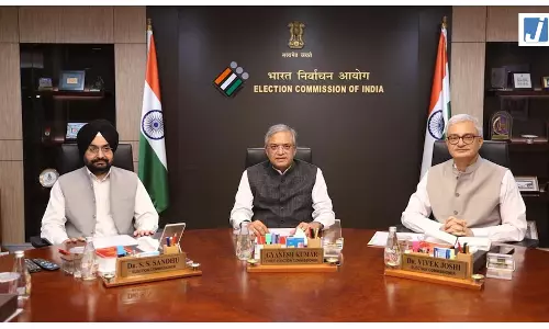 चुनाव आयोग का बड़ा मंथन, दिल्ली-महाराष्ट्र में बढ़ी दावे-आपत्तियों की तारीख चुनाव आयोग का बड़ा मंथन, दिल्ली-महाराष्ट्र में बढ़ी दावे-आपत्तियों की तारीख