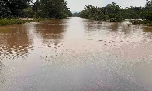 अत्यधिक बारिश से कई प्रमुख मार्ग बाधित, पुलिस ने जारी की यातायात एडवाइजरी