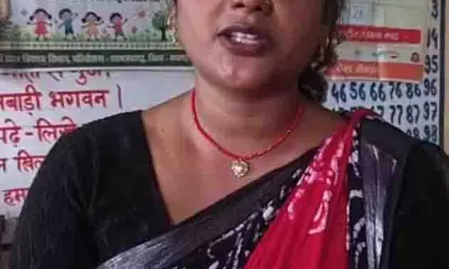 आंगन मिलन सेवा में साझा कर रहे हितग्राही अपना अनुभव आंगन मिलन सेवा में साझा कर रहे हितग्राही अपना अनुभव