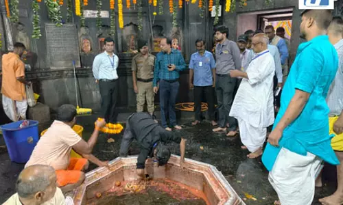 पितृपक्ष मेला शुरू, फल्गु नदी के घाटों पर उमड़े श्रद्धालु