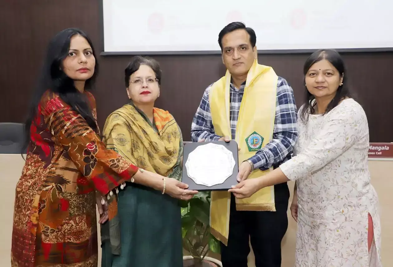 विद्यार्थियों को अनुचित व्यवहार की पहचान के लिए दी पीओएसएच एक्ट की जानकारी विद्यार्थियों को अनुचित व्यवहार की पहचान के लिए दी पीओएसएच एक्ट की जानकारी