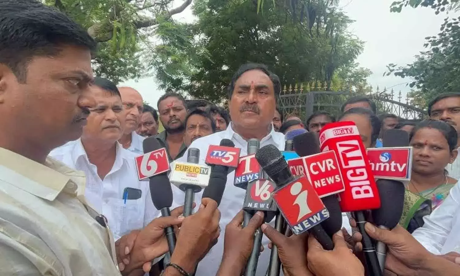 चूहे के काटने की घटना के बाद हॉस्टल की सुरक्षा पर सवाल उठ रहे चूहे के काटने की घटना के बाद हॉस्टल की सुरक्षा पर सवाल उठ रहे