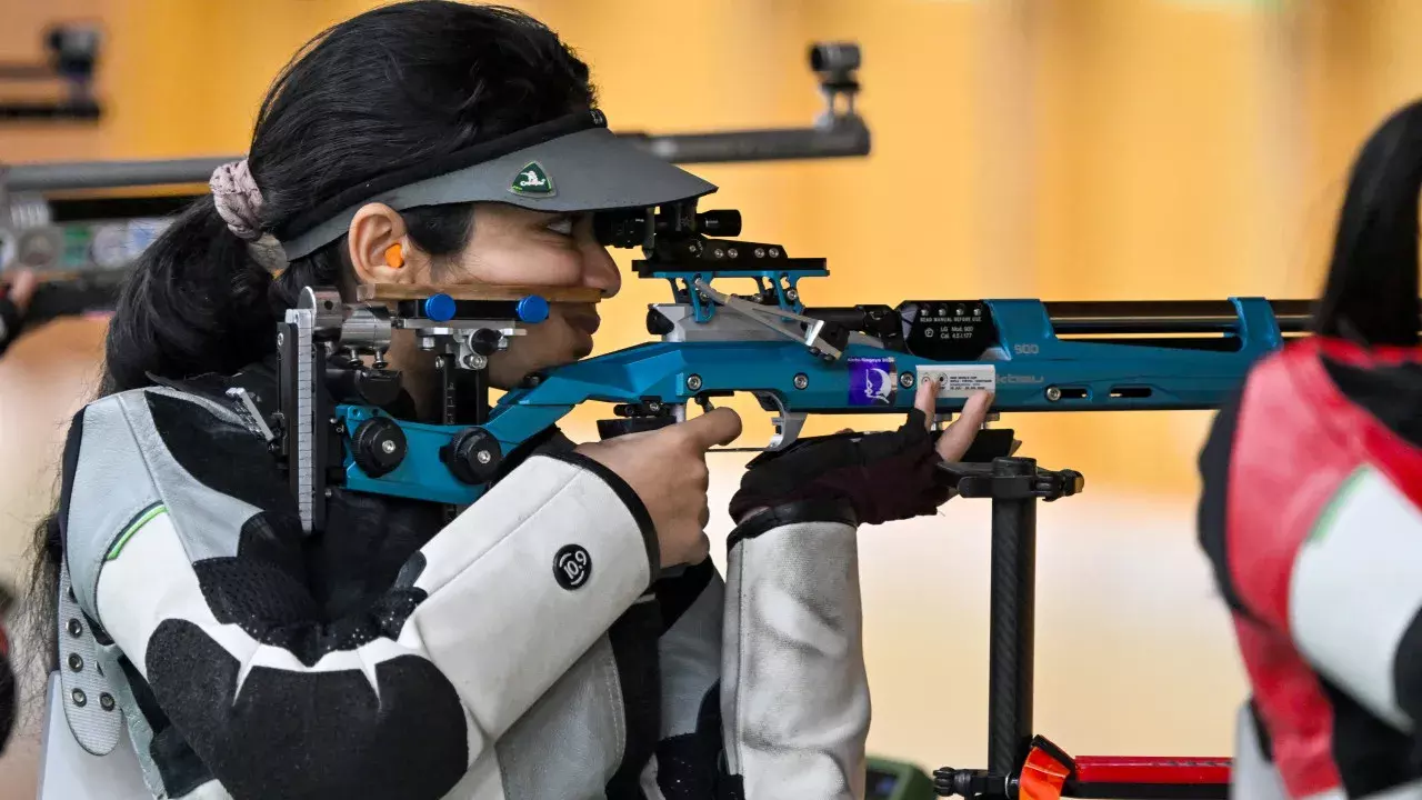 एशियाई खेलों में भारत का शानदार प्रदर्शन, शूटिंग टीम ने दिलाया सिल्वर एशियाई खेलों में भारत का शानदार प्रदर्शन, शूटिंग टीम ने दिलाया सिल्वर