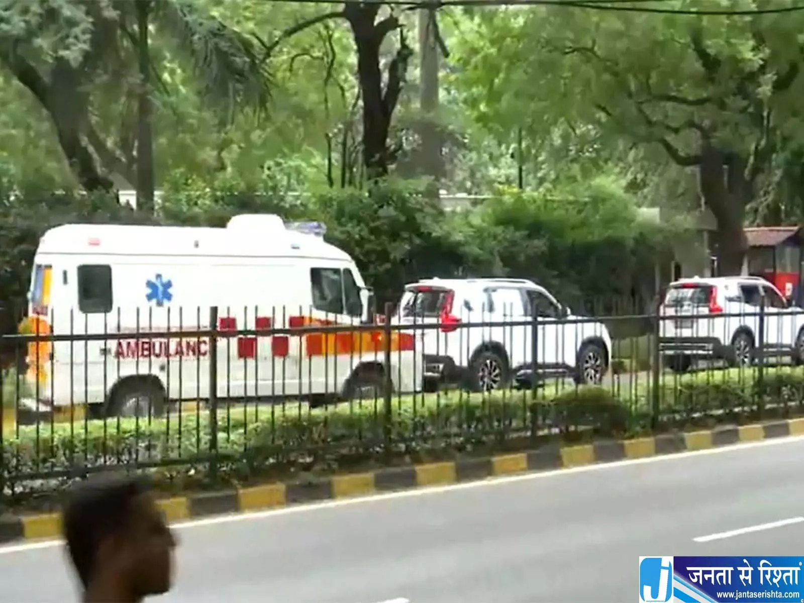 दिल्ली पहुंचे CM योगी PM मोदी से की मुलाकात दिल्ली पहुंचे CM योगी PM मोदी से की मुलाकात
