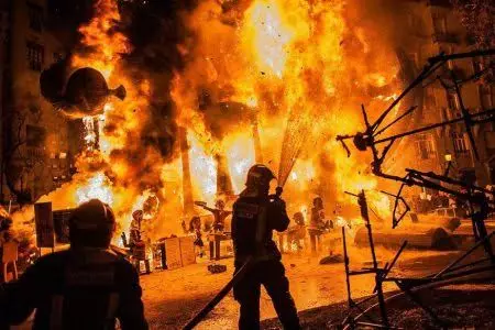 समयपुर बादली में बड़ा हादसा, प्लास्टिक फैक्टरी में आग से तीन घायल समयपुर बादली में बड़ा हादसा, प्लास्टिक फैक्टरी में आग से तीन घायल