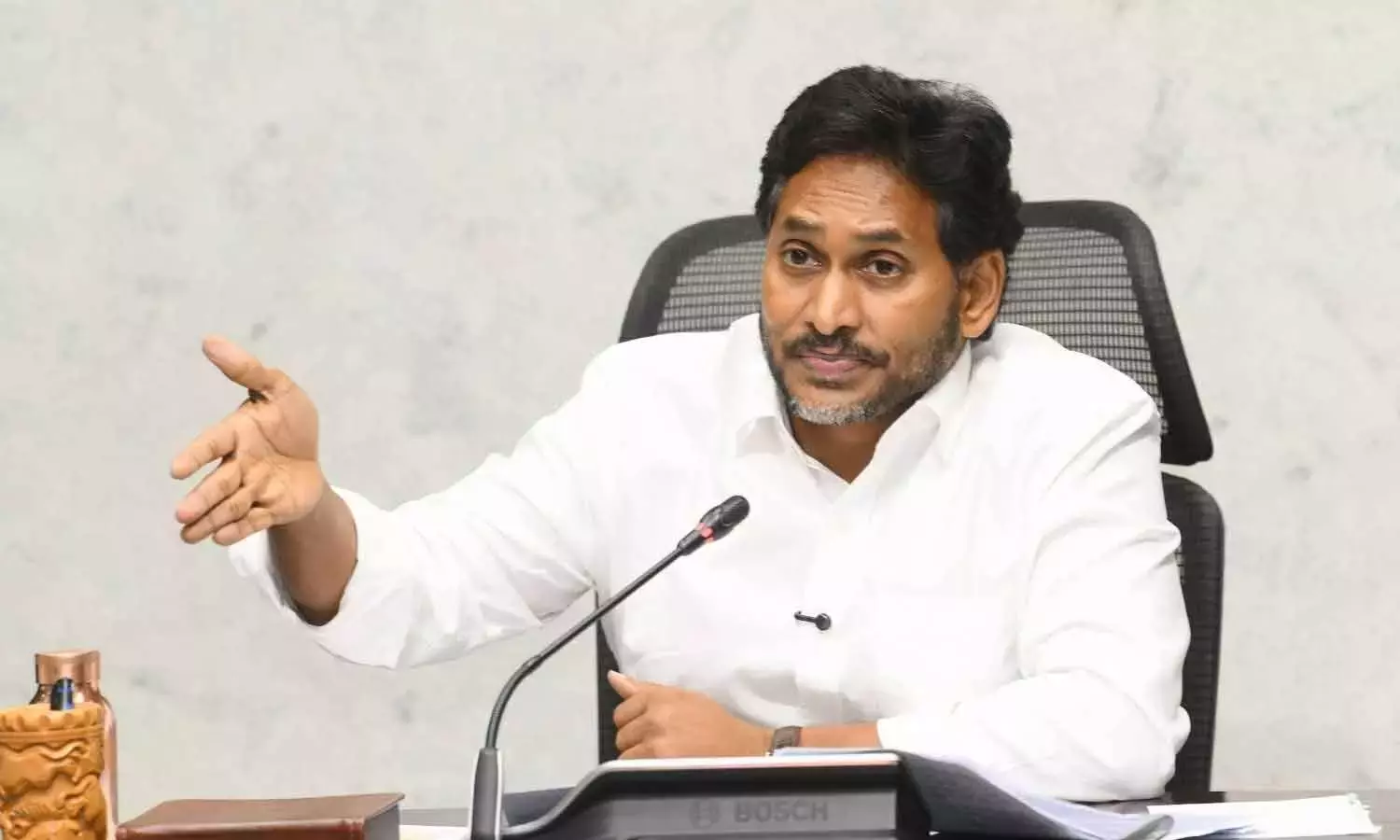 Andhra: जगन ने पीएम-सीजेआई-एलओपी पैनल में वापसी की मांग की Andhra: जगन ने पीएम-सीजेआई-एलओपी पैनल में वापसी की मांग की