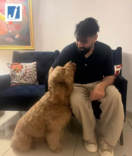 रैपर-सिंगर बादशाह ने फैंस का लड्डू से कराया परिचय, शेयर की प्यारी तस्वीर रैपर-सिंगर बादशाह ने फैंस का लड्डू से कराया परिचय, शेयर की प्यारी तस्वीर