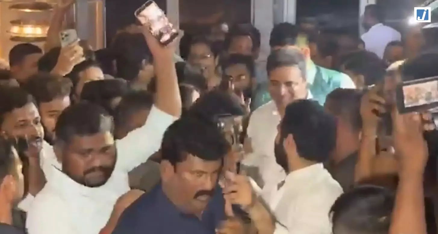 ‘द पैराडाइज’ देखने पहुंचे केटी रामाराव, BRS के वरिष्ठ विधायकों और पूर्व मंत्रियों के साथ पहुंचे थिएटर ‘द पैराडाइज’ देखने पहुंचे केटी रामाराव, BRS के वरिष्ठ विधायकों और पूर्व मंत्रियों के साथ पहुंचे थिएटर
